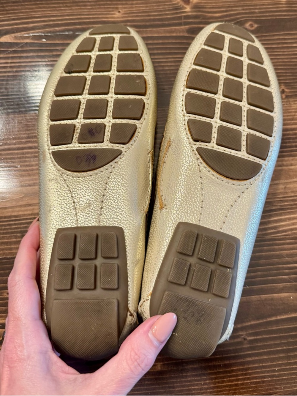 Clarks Artisan Dunbar Gold Metallic Leather Driving Moccasins Size 7 - Picture 8 of 8